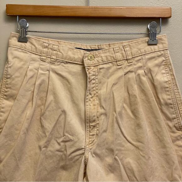 Vintage 10 (W30”) Bugle Boy cream high rise shorts - Picture 2 of 7